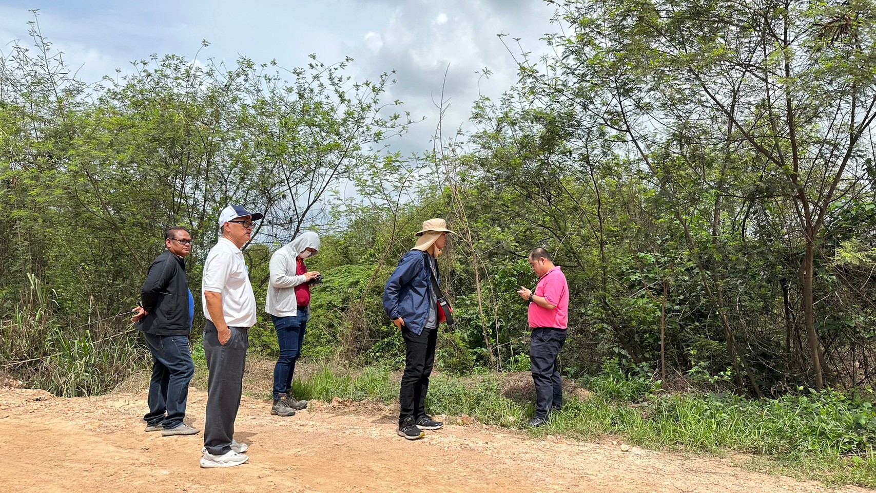 title - สำรวจความเหมาะสมงานพัฒนาโครงสร้างพื้นฐานในเขตปฏิรูปที่ดินจังหวัดสุโขทัย